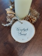 Bombka choinkowa drewniana. Wesołych Świąt. .