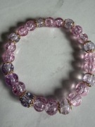 Bransoletka szklana 8 mm – różowo-fioletowa