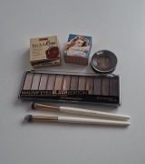 Pupa  Paese  The Balm * zestaw cieni do oczu powiek