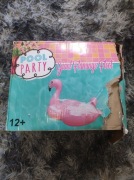 Gigantyczny flaming materac 