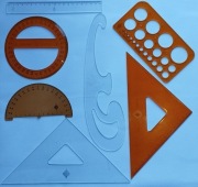 SKALA linijki, ekierki, kątomierze. inne kreślarskie przybory