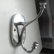 Wieszak ścienny metalowy 22 cm