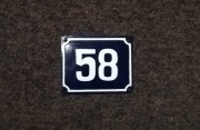 tabliczka emaliowana na dom z nr 58 
