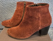 Botki na jesień, zimę marki RYŁKO w kolorze BORDOWYM.