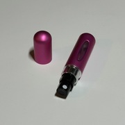 Pojemnik na perfumy atomizer rozpylacz samolot auto transport CZARNY