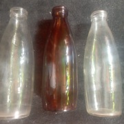 Trzy butelki 1l po mleku prl