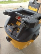 ODKURZACZ PRZEMYSŁOWY 1400W 30L DEWALT DWV901L-QS