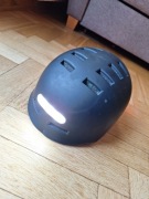 Kask na rower, hulajnogę itp. z oświetleniem LED (przód+tył) - roz. L