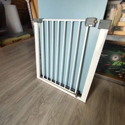 Bramka bezpieczeństwa na drzwi stalowa, rozporowa