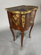 Stolik nocny w stylu Chinoiserie około 1930 roku Francja
