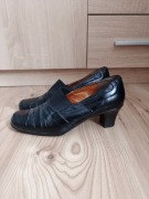 Czółenka czarne skórzane Bucik 40