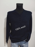 Męski granatowy sweter w serek marki Mark & Spencer regular fit używany M/L