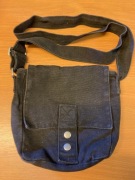 Czarna torebka mała 24 cm szerokość, 24 cm długość 