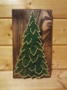 Obraz string art - Choinka Bożonarodzeniowa + LED