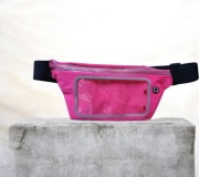 Nowa nerka saszetka na telefon słuchawki i drobiazgi różowa do biegania 