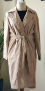 Długi beżowy płaszcz Sinsay L nowy z metką – z napami na rękawach