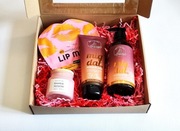 Prezent na walentynki dla kobiet. Uniwersalne kosmetyki, stylowe opakowanie