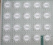 KM002 Scrapki komunia hostia IHS zestaw 25 sztuk