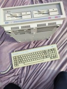 Amstrad 1512 komputer z klawiatura
