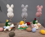 Wielkanocny zajączek robiony na szydełku