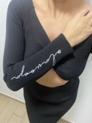 Sukienka prążek OLAVOGA 