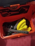 Walizka narzędziowa wraz z autami do rozkręcania 