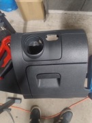 VW GOLF V SCHOWEK KIEROWCY POD KIEROWNICĘ 1K1858367AE