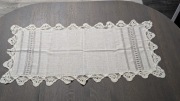 Obrus bieżnik z szydełkowym brzegiem 96x47