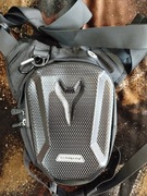 Saszetka biodrowa z zapięciem do nogi