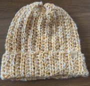  Czapka wełniana damska