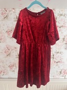 Sukienka czerwona 152