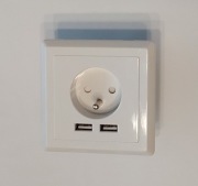 Gniazdo podtynkowe z USB LANBERG AC-WS01-USB2-E (OTWARTE PUDEŁKO)