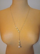 Łańcuszek perełki naszyjnik z zawieszką 