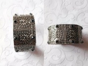 szeroka bransoletka orientalna, etno boho, srebrna z czarnymi kamieniami