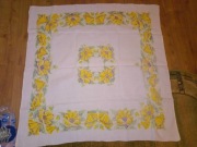 Obrus lniany kwiaty rośliny żółty 130cm x 130cm stary PRL lata 50