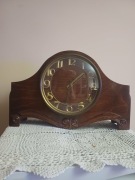 Zabytkowy zegar kominkowy.