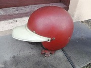 Kask orzeszek z daszkiem 