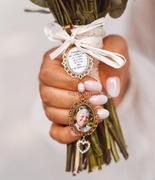 Medalion zawieszka do bukietu ślubnego ze zdjęciem tekstem marynarki ślub