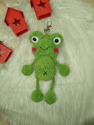 Breloczek Żaba zrobiony na szydełku 