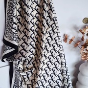 Chustki w modnych wzorach 