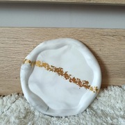 Duża taca tacka pod biżuterię ozdobiona złotkiem gips ceramiczny nowa 18cm