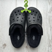 Czarne kapcie ocieplane CROCS BAYA LINED CLOG 39-40 M7/W9 205969-060