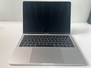 MacBook Pro 13.3'' z 2016 roku z uszkodzonym modułem wyświetlania