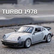 Porsche 911- super prezent 