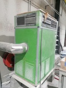 Piec do ogrzania hali na olej opałowy z kominem zewnętrznym