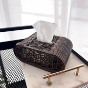 Drewniane pudełko na chusteczki FLO - organiczny wzór