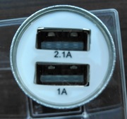 Ładowarka samochodowa.