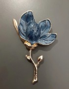 Broszka kwiat kolor odcień granatu retro vintage 