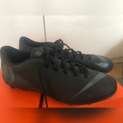 Korki NIKE rozm. 42,5, prawie nowe