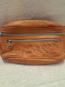 Torebka,saszetka,nerka ze skóry naturalnej z wytłoczonym wzorem